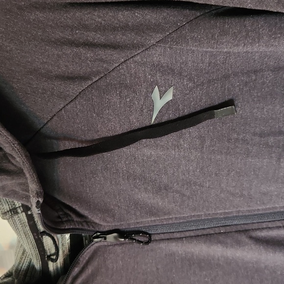 Diadora - Running Hoody - Mens Size Medium - Preloved Item - Picture 2 of 5